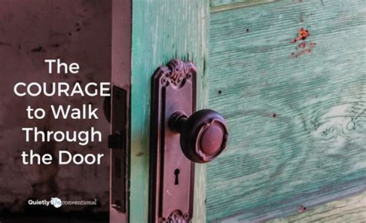 Walk right through the door lyrics